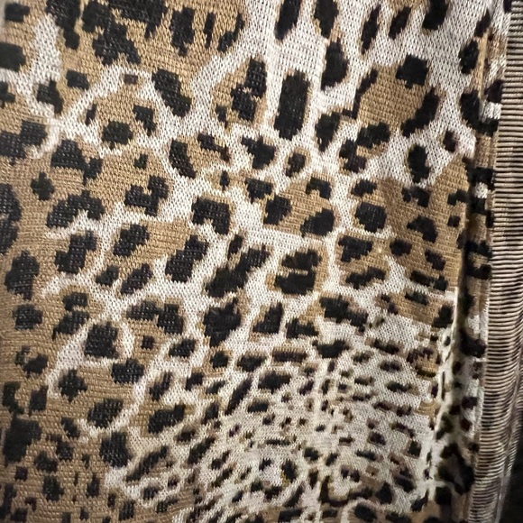 #1988. Art and Soul Leopard Print Mid-Thigh Open Vest. Size S - Picture 2 of 7